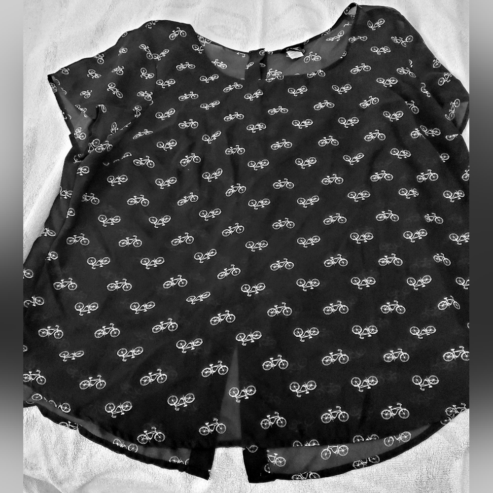 Torrid Bicycle print top, sheer, Size 2